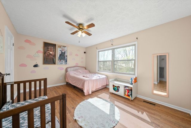 303 Bradley Ct, Hopkinsville, KY 42240