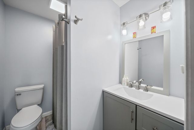 303 Bradley Ct, Hopkinsville, KY 42240