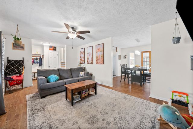 303 Bradley Ct, Hopkinsville, KY 42240