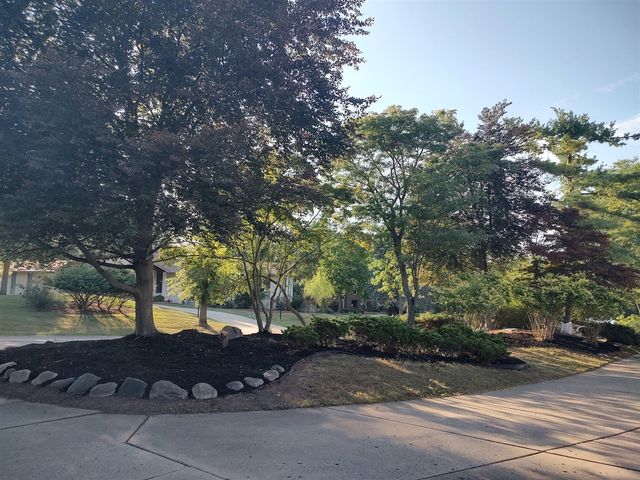 3541 Ridgeview Court, Bloomfield Hills, MI 48302