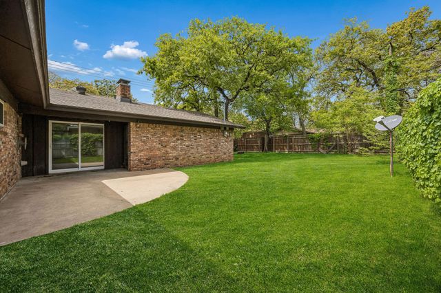 740 Joanna Drive, Hurst, TX 76053