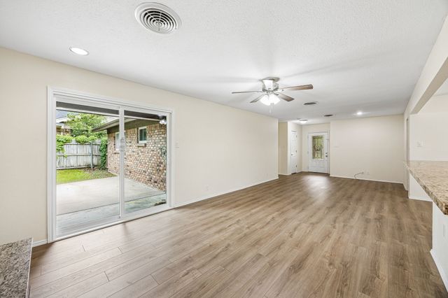 740 Joanna Drive, Hurst, TX 76053