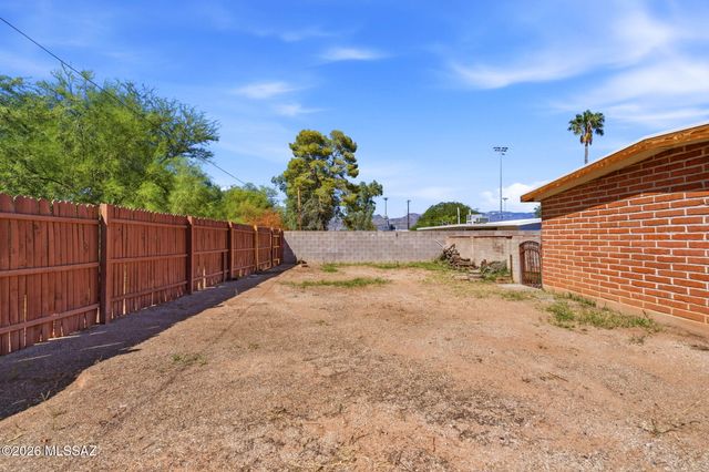1618 S Avenida Planeta, Tucson, AZ 85710