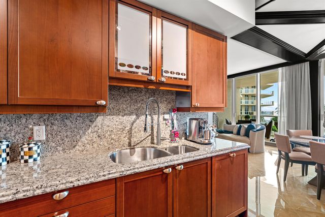 1063 Hillsboro Mile 403, Hillsboro Beach, FL 33062