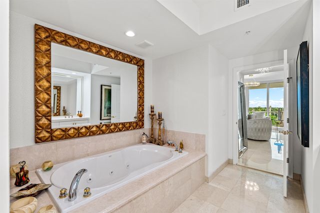 1063 Hillsboro Mile 403, Hillsboro Beach, FL 33062
