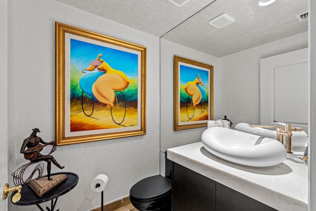 1063 Hillsboro Mile 403, Hillsboro Beach, FL 33062