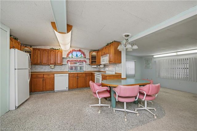 54 La Fonda LN, North Fort Myers, FL 33903