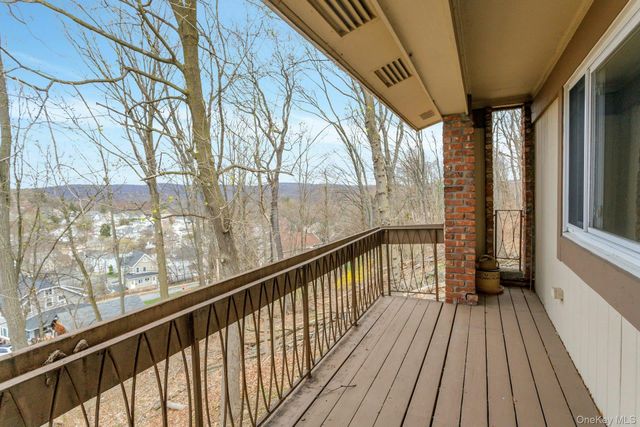 10 N James Street N, Peekskill, NY 10566