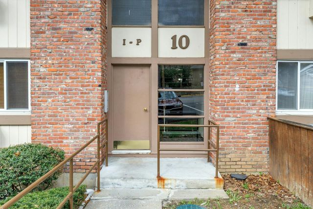 10 N James Street N, Peekskill, NY 10566