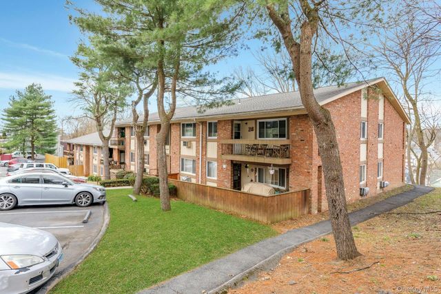 10 N James Street N, Peekskill, NY 10566