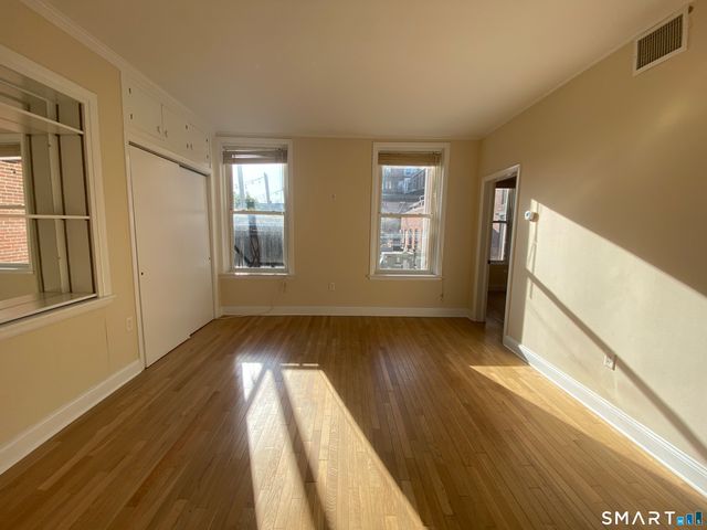 268 College Street 2R, New Haven, CT 06510