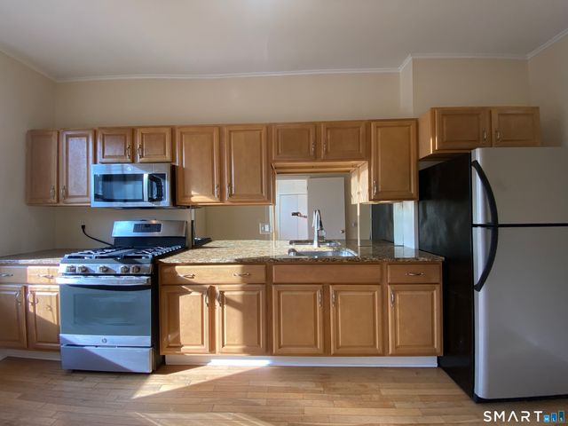 268 College Street 2R, New Haven, CT 06510