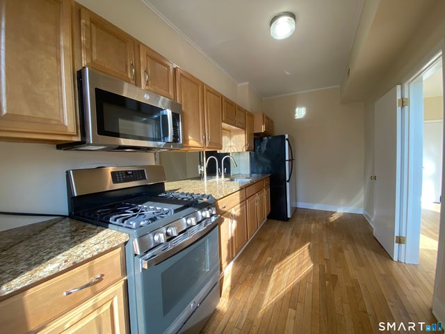 268 College Street 2R, New Haven, CT 06510