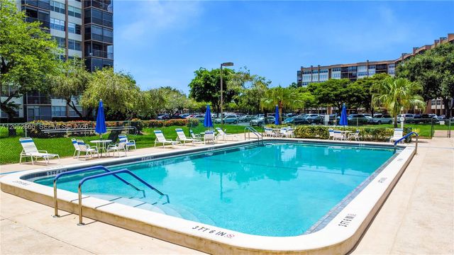 1400 Saint Charles Pl 317, Pembroke Pines, FL 33026