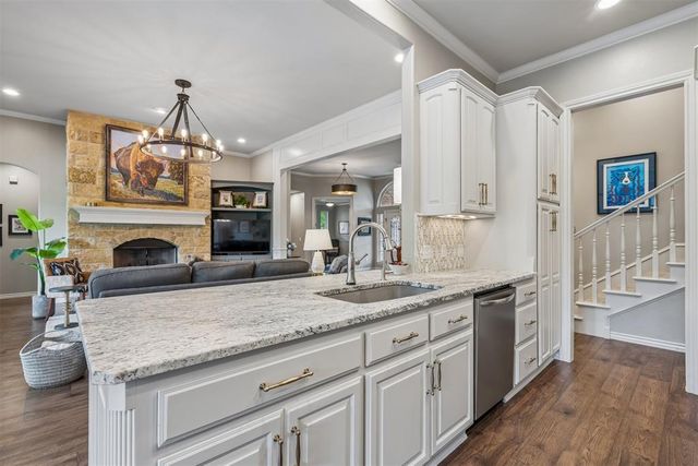 8802 Belcaro Drive, Edmond, OK 73034