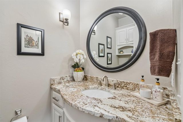 8802 Belcaro Drive, Edmond, OK 73034