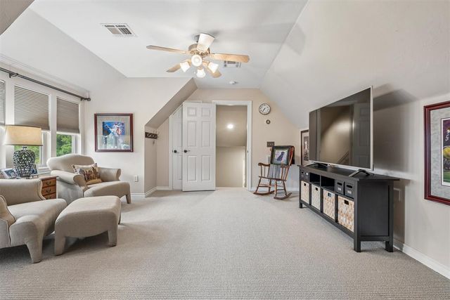 8802 Belcaro Drive, Edmond, OK 73034