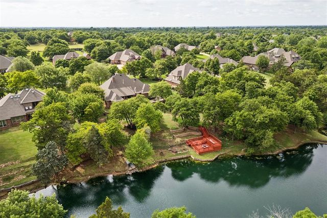 8802 Belcaro Drive, Edmond, OK 73034