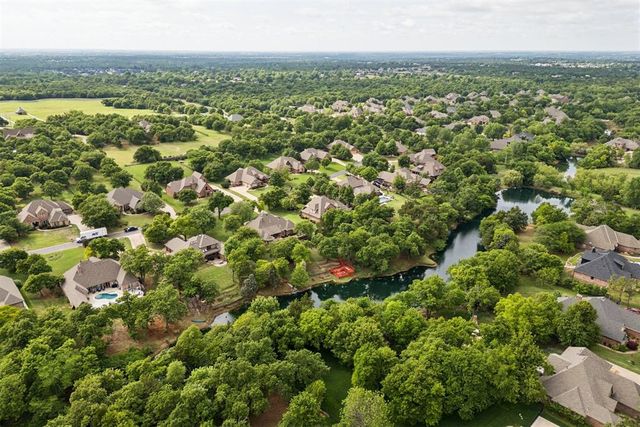 8802 Belcaro Drive, Edmond, OK 73034
