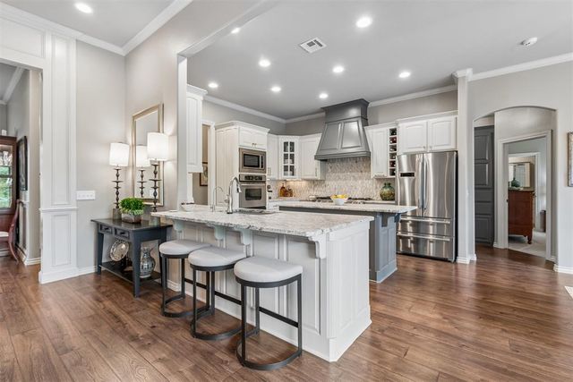 8802 Belcaro Drive, Edmond, OK 73034