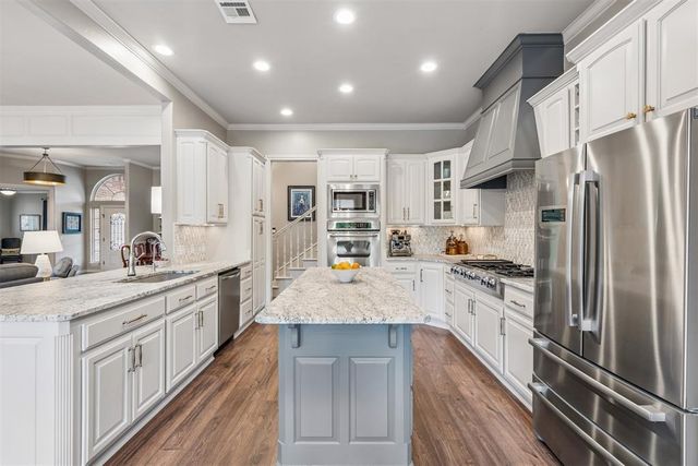 8802 Belcaro Drive, Edmond, OK 73034