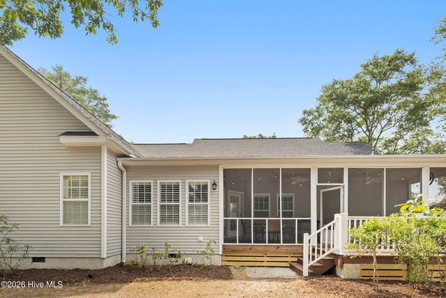 102 SW 22nd Street, Oak Island, NC 28465