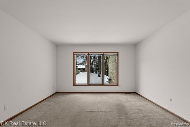 17763 E Kirkwood Drive, Clinton Township, MI 48038