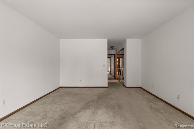 17763 E Kirkwood Drive, Clinton Township, MI 48038