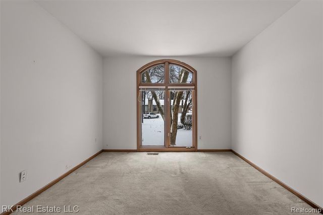 17763 E Kirkwood Drive, Clinton Township, MI 48038