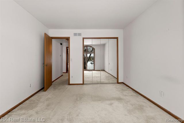 17763 E Kirkwood Drive, Clinton Township, MI 48038