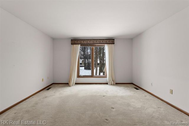 17763 E Kirkwood Drive, Clinton Township, MI 48038