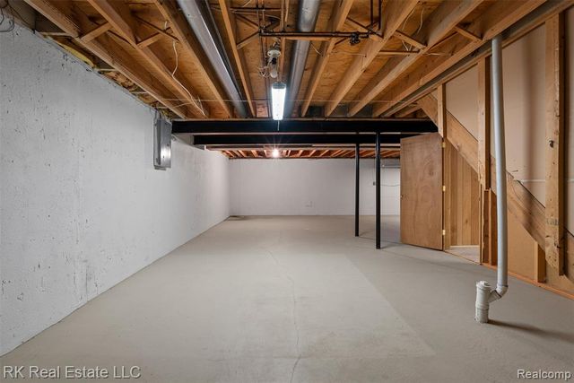 17763 E Kirkwood Drive, Clinton Township, MI 48038