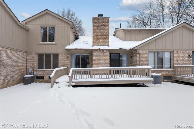 17763 E Kirkwood Drive, Clinton Township, MI 48038