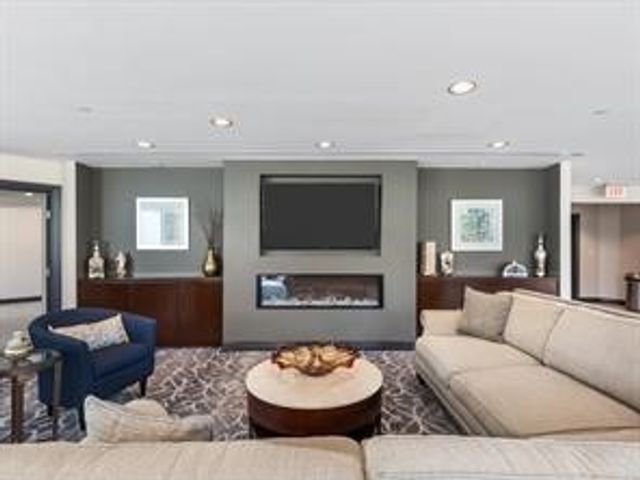 500 Throckmorton Street 902, Fort Worth, TX 76102