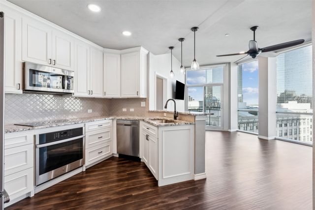 500 Throckmorton Street 902, Fort Worth, TX 76102