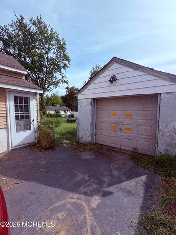 124 Burlington Avenue, Leonardo, NJ 07737