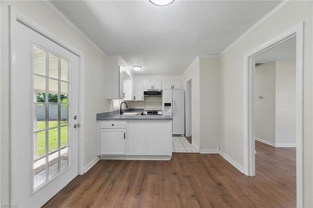 155 Colony RD, Newport News, VA 23602