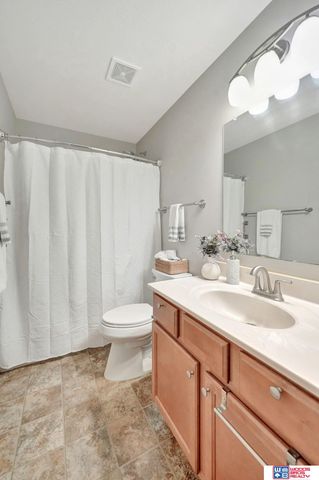 2831 W Sumner Street, Lincoln, NE 68522