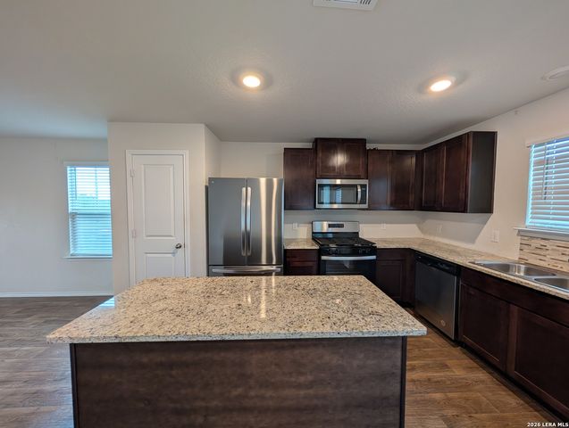 913 Andean Emerald, San Antonio, TX 78253