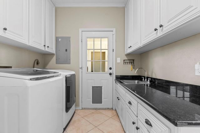 4 Maystar Court, The Woodlands, TX 77380