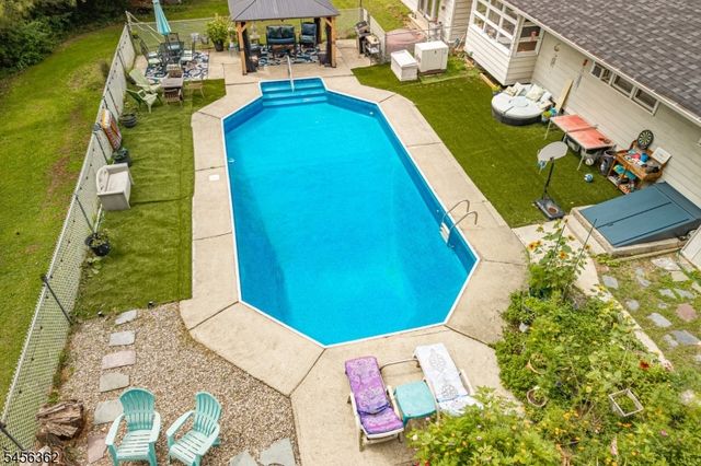 84 Lake Wallkill Rd, Vernon Twp., NJ 07461