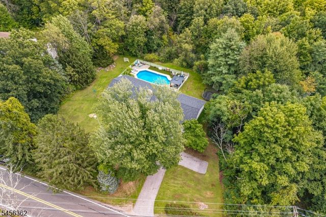 84 Lake Wallkill Rd, Vernon Twp., NJ 07461