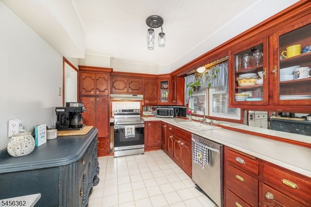 84 Lake Wallkill Rd, Vernon Twp., NJ 07461