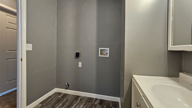 1702 W 9th Street, Dixon, IL 61021