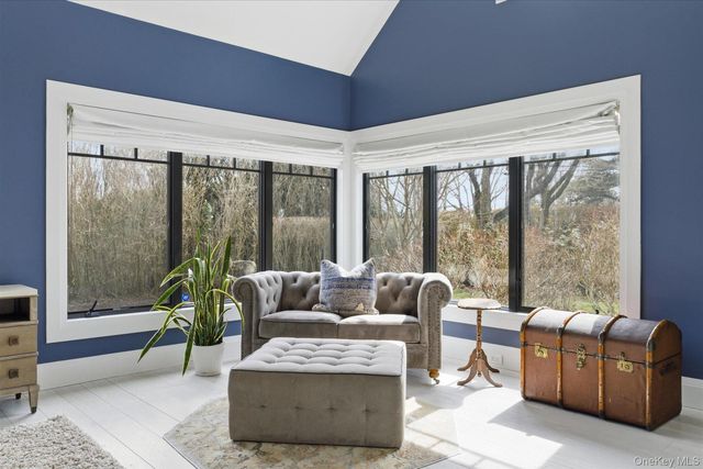 4 Post Lane, Quogue, NY 11959