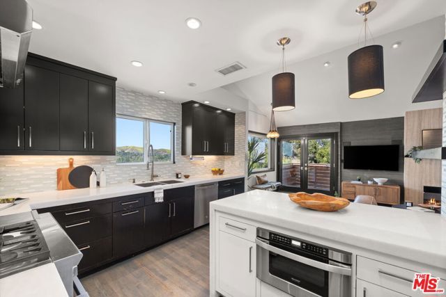 28207 Laura La Plante Drive, Agoura Hills, CA 91301