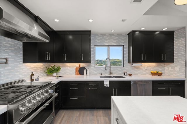 28207 Laura La Plante Drive, Agoura Hills, CA 91301