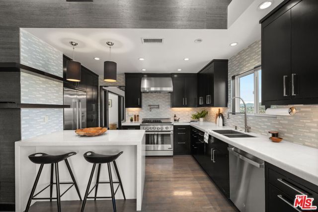 28207 Laura La Plante Drive, Agoura Hills, CA 91301