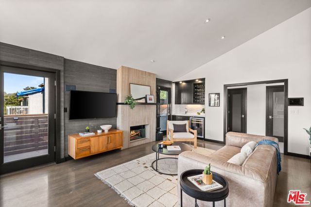 28207 Laura La Plante Drive, Agoura Hills, CA 91301