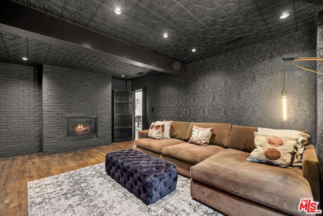 28207 Laura La Plante Drive, Agoura Hills, CA 91301